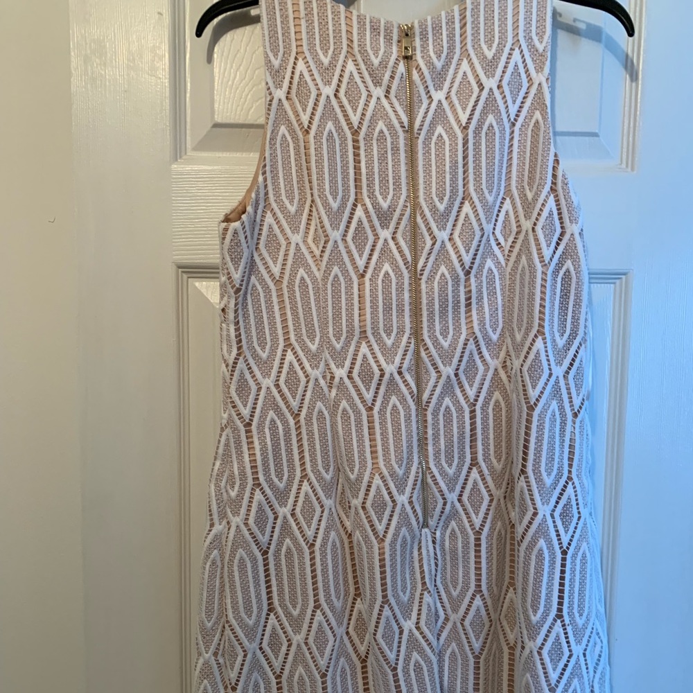 Dresses - Picture 2 of 2